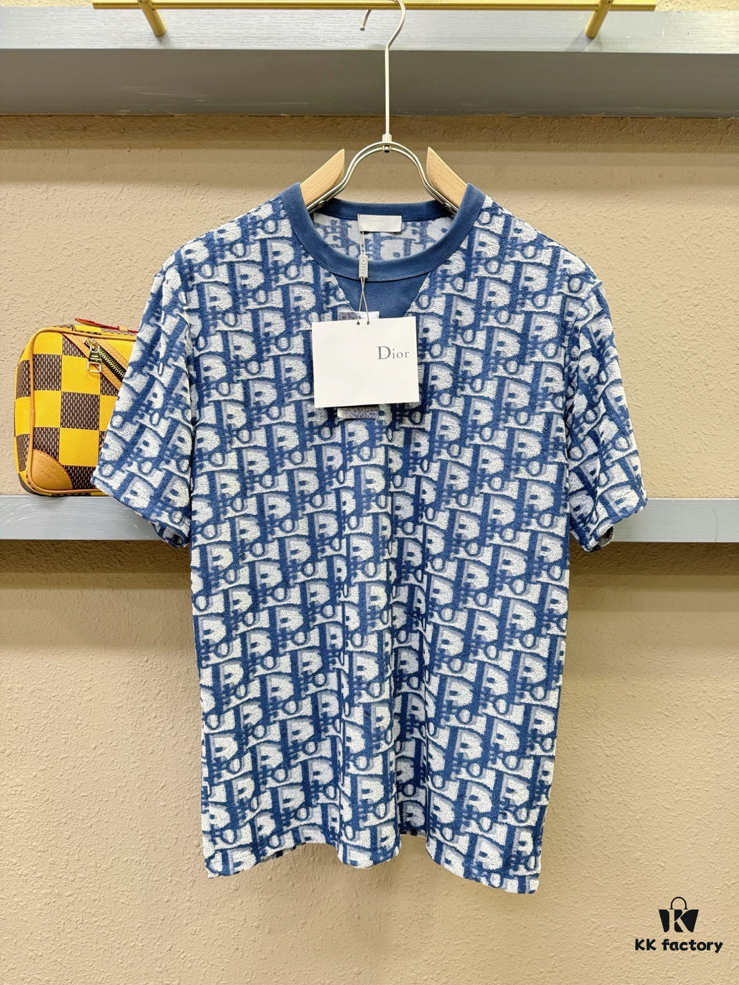 6931a015ccd8ab3d7af93d49 Dior 2025 Spring/Summer New Arrival Classic Round Neck Short Sleeve T-Shirt, Fashionable and Versatile Design with Exquisite Craftsmanship, Premium Materials and Full Branding, Essential Wardrobe Staple for the Modern Man