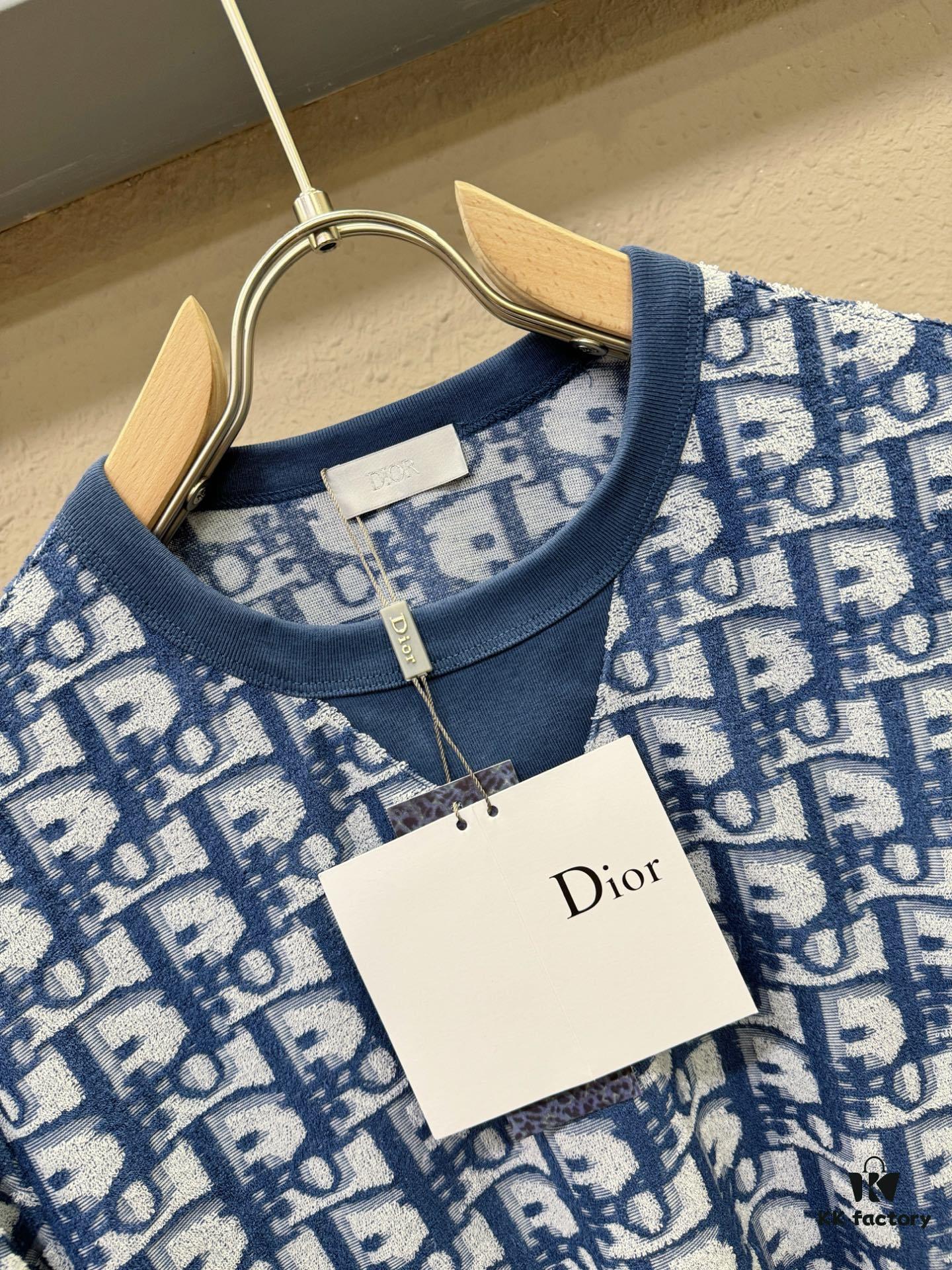 6931a015ccd8ab3d7af93d50 Dior 2025 Spring/Summer New Arrival Classic Round Neck Short Sleeve T-Shirt, Fashionable and Versatile Design with Exquisite Craftsmanship, Premium Materials and Full Branding, Essential Wardrobe Staple for the Modern Man