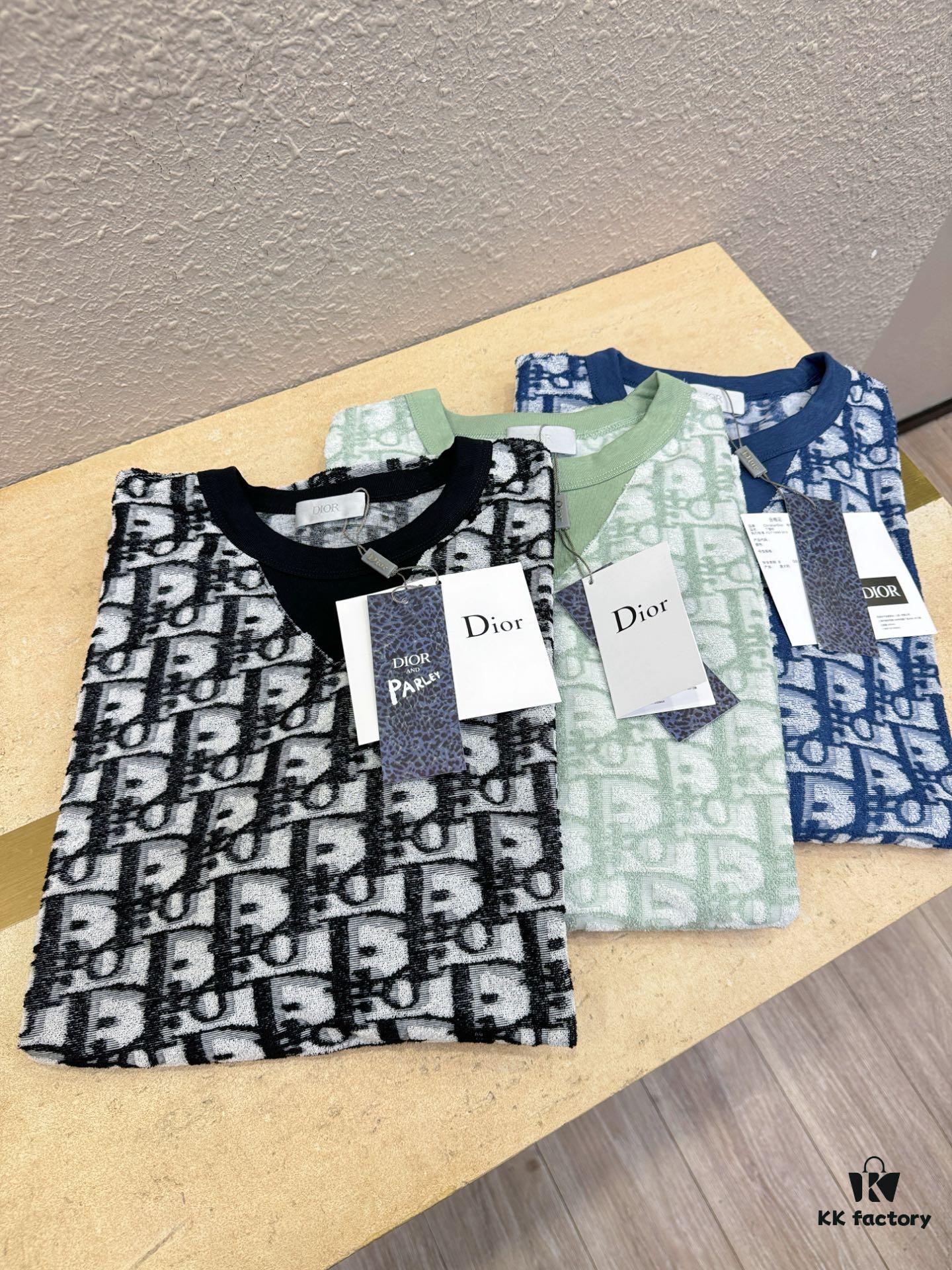 6931a015ccd8ab3d7af93d54 Dior 2025 Spring/Summer New Arrival Classic Round Neck Short Sleeve T-Shirt, Fashionable and Versatile Design with Exquisite Craftsmanship, Premium Materials, Complete Three Labels, Essential Wardrobe Piece for Stylish Men