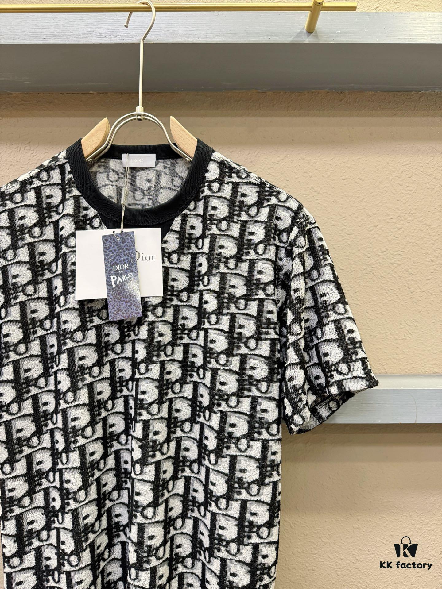 6931a015ccd8ab3d7af93d58 Dior 2025 Spring/Summer New Arrival Classic Round Neck Short Sleeve T-Shirt, Fashionable and Versatile Design with Exquisite Craftsmanship, Premium Materials, Complete Three Labels, Essential Wardrobe Piece for Stylish Men