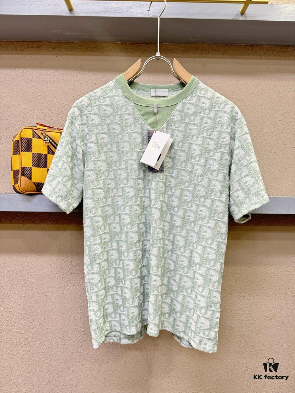 6931a015ccd8ab3d7af93d5b Dior 2025 Spring/Summer New Classic Round Neck Short Sleeve T-Shirt, Fashionable and Versatile Design with Exquisite Craftsmanship, Premium Fabric from Official Retail, Complete Set of Three Labels, Essential Style for the Modern Trendsetting Man