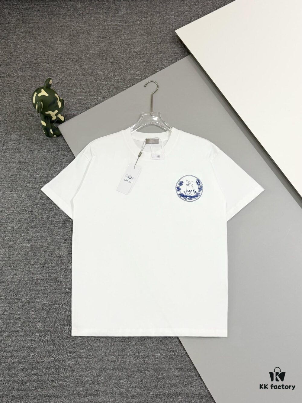6931a016ccd8ab3d7af93d6e High Version Dior Collaboration Embroidered Cat Short Sleeve T-Shirt