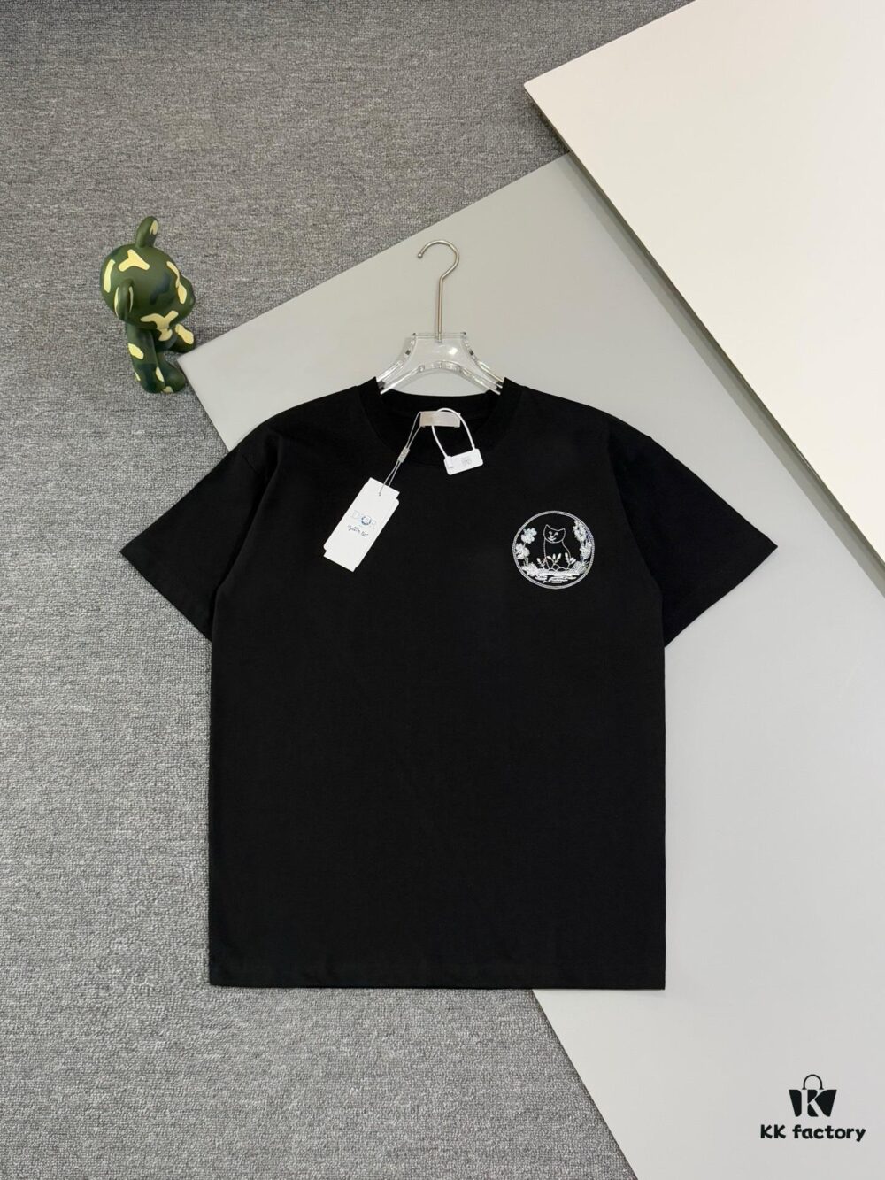 6931a017ccd8ab3d7af93d80 Dior Collaboration Embroidered Cat Short-Sleeve T-Shirt - Premium Version