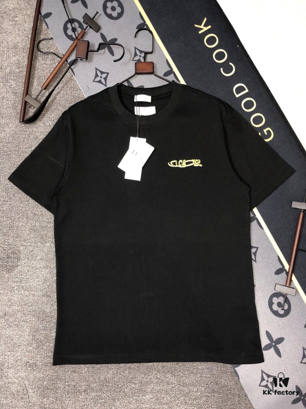 6931a019ccd8ab3d7af93da9 DIOR Short-Sleeve T-Shirt Embroidered Unisex Design