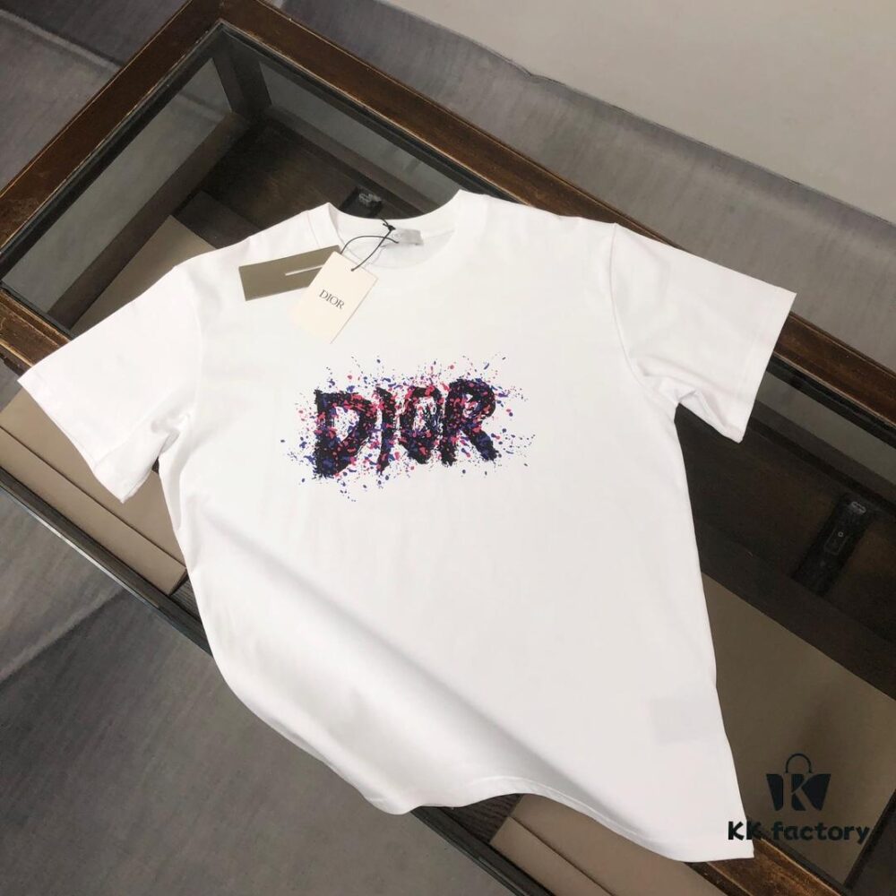 6931a028ccd8ab3d7af93e11 DIOR Dior 25SS Summer New Arrival Round Neck Short-Sleeve T-Shirt! 270g High-End Pure Cotton Fabric with Perfect Texture and Hand Feel! Slim Fit Tailoring Design, Clean and Sharp! Exquisite Stitching and Craftsmanship! Excellent Silhouette! Highly Breathable! Suitable for All Ages! A Must-Have Wardrobe Essential for Men.