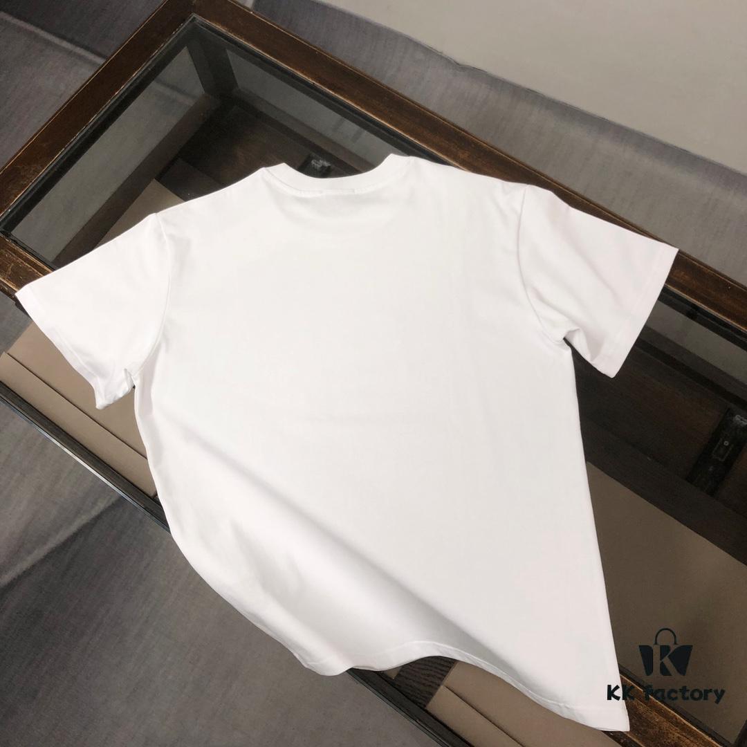 6931a029ccd8ab3d7af93e17 DIOR Dior 25SS Summer New Arrival Round Neck Short-Sleeve T-Shirt! 270g High-End Pure Cotton Fabric with Perfect Texture and Hand Feel! Slim Fit Tailoring Design, Clean and Sharp! Exquisite Stitching and Craftsmanship! Excellent Silhouette! Highly Breathable! Suitable for All Ages! A Must-Have Wardrobe Essential for Men.