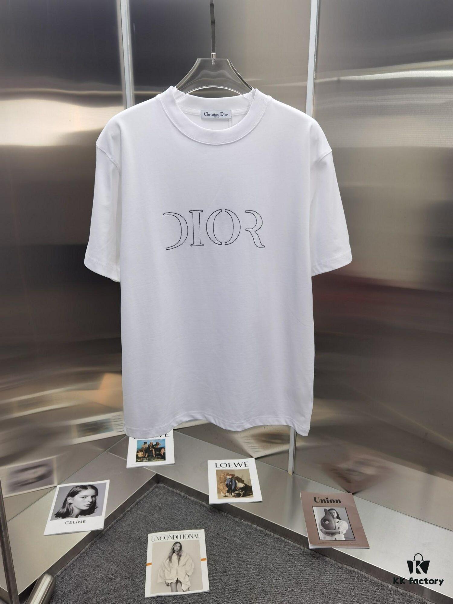 6931a029ccd8ab3d7af93e26 Dior D'OR (Top-tier Embroidered Version, Different from Standard Stock) Short Sleeve T-Shirt