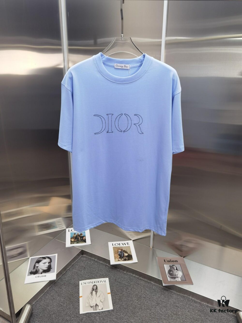 6931a02accd8ab3d7af93e2c Dior D'Or (Embroidered Top-tier Version, Different from Standard Stock) Short Sleeve T-Shirt
