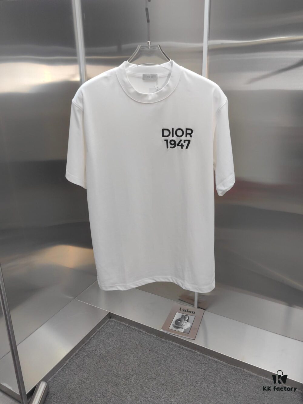 6931a02bccd8ab3d7af93e4c Dior D'Or (Top-tier Embroidered Version, Different from Standard Stock) Short Sleeve T-Shirt