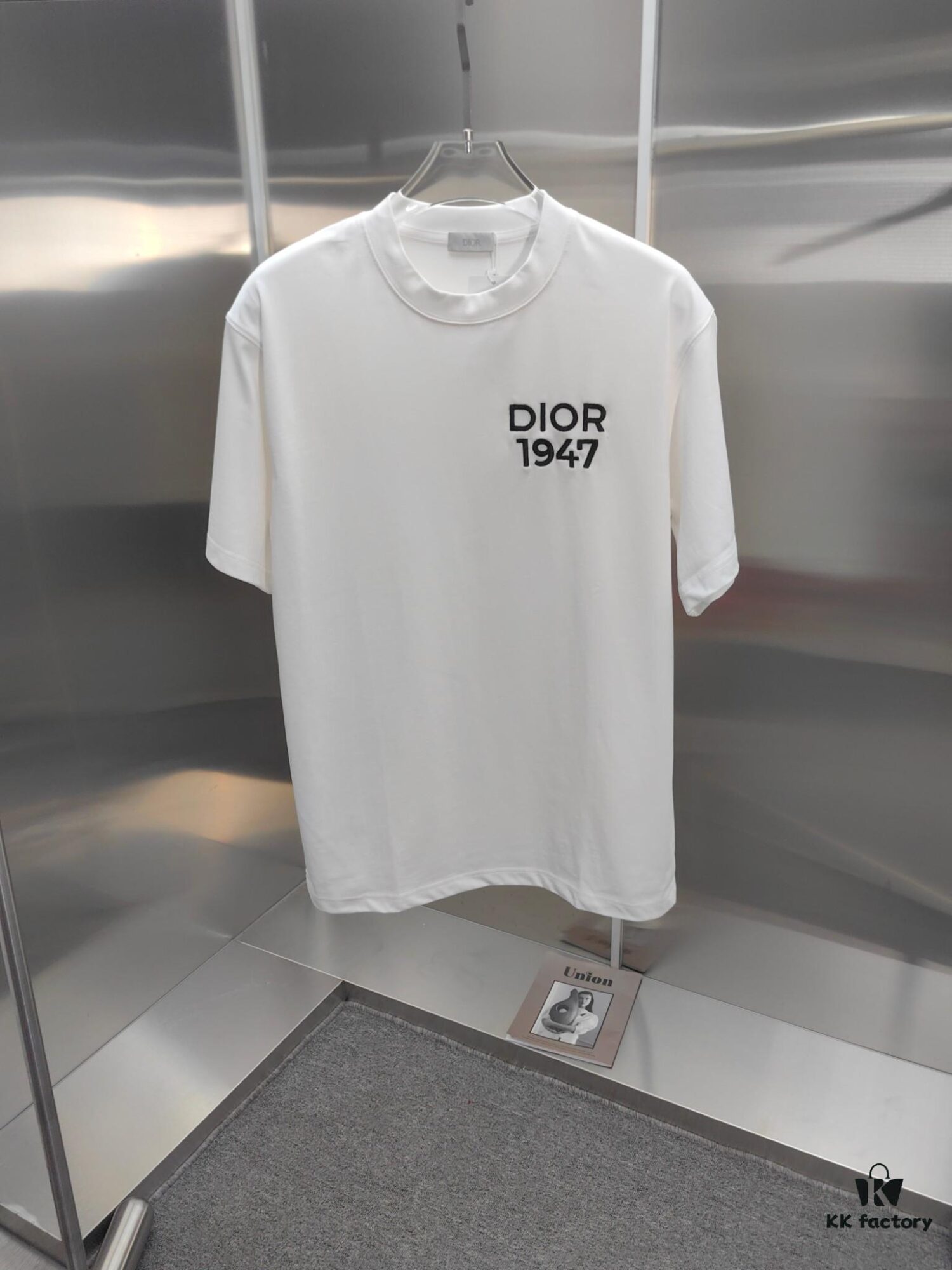 6931a02bccd8ab3d7af93e4c Dior D'Or (Top-tier Embroidered Version, Different from Standard Stock) Short Sleeve T-Shirt