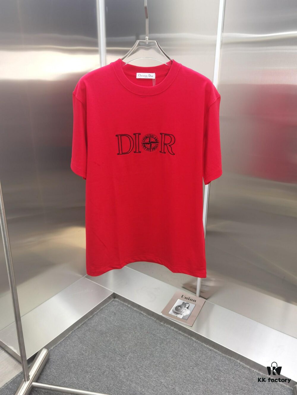 6931a02cccd8ab3d7af93e58 Dior D'OR (Top-tier Embroidered Version, Different from Standard Stock) Short Sleeve T-Shirt