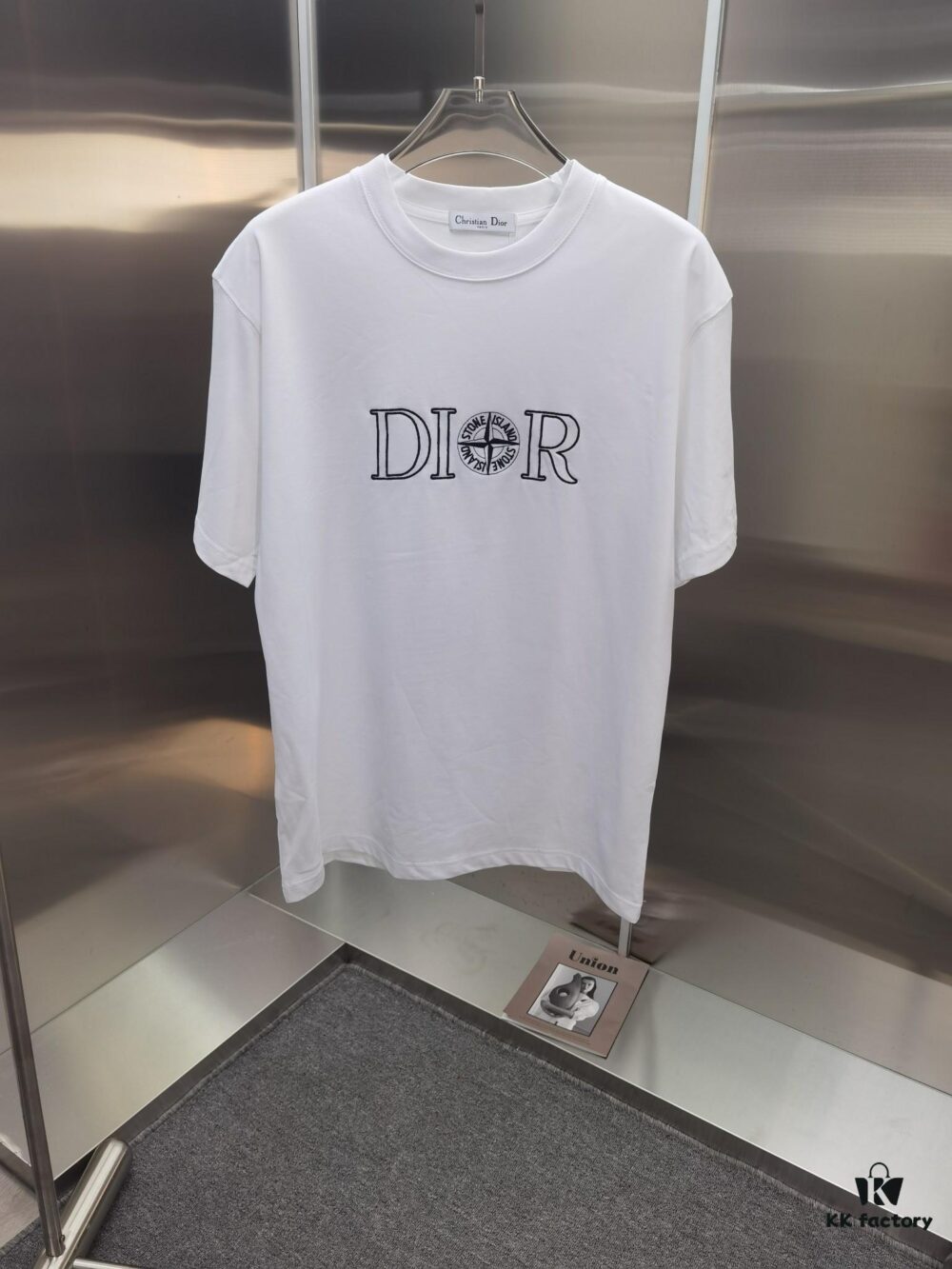 6931a02cccd8ab3d7af93e5e Dior D'Or (Top-tier Embroidered Version, Different from Standard Stock) Short Sleeve T-Shirt