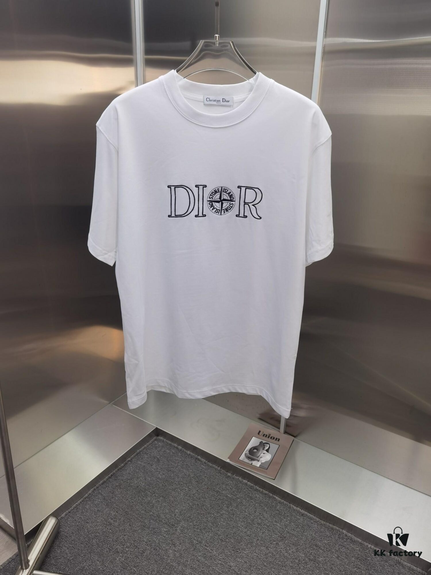 6931a02cccd8ab3d7af93e5e Dior D'Or (Top-tier Embroidered Version, Different from Standard Stock) Short Sleeve T-Shirt