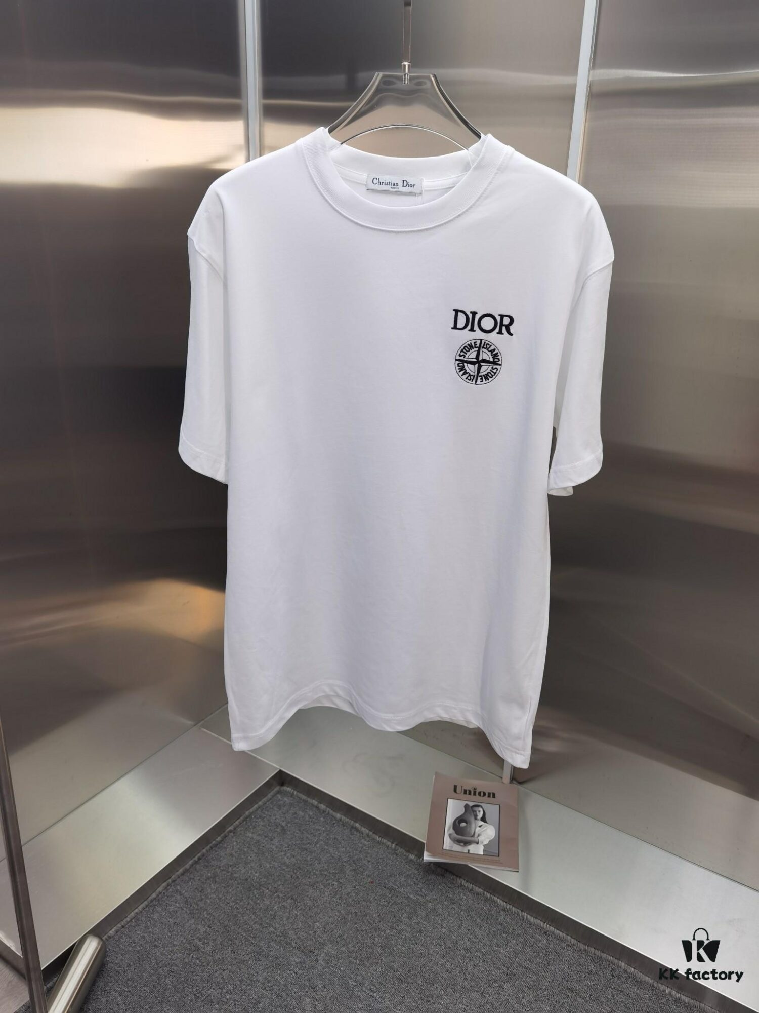 6931a02dccd8ab3d7af93e6f Dior D'OR Embroidered Premium Short Sleeve T-Shirt
