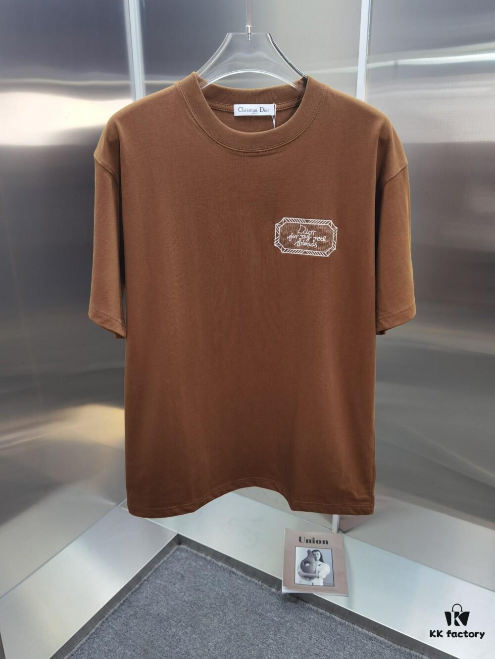 6931a02eccd8ab3d7af93e90 Dior D'Or (Embroidered Top-tier Version, Different from Regular Stock) Short Sleeve T-Shirt