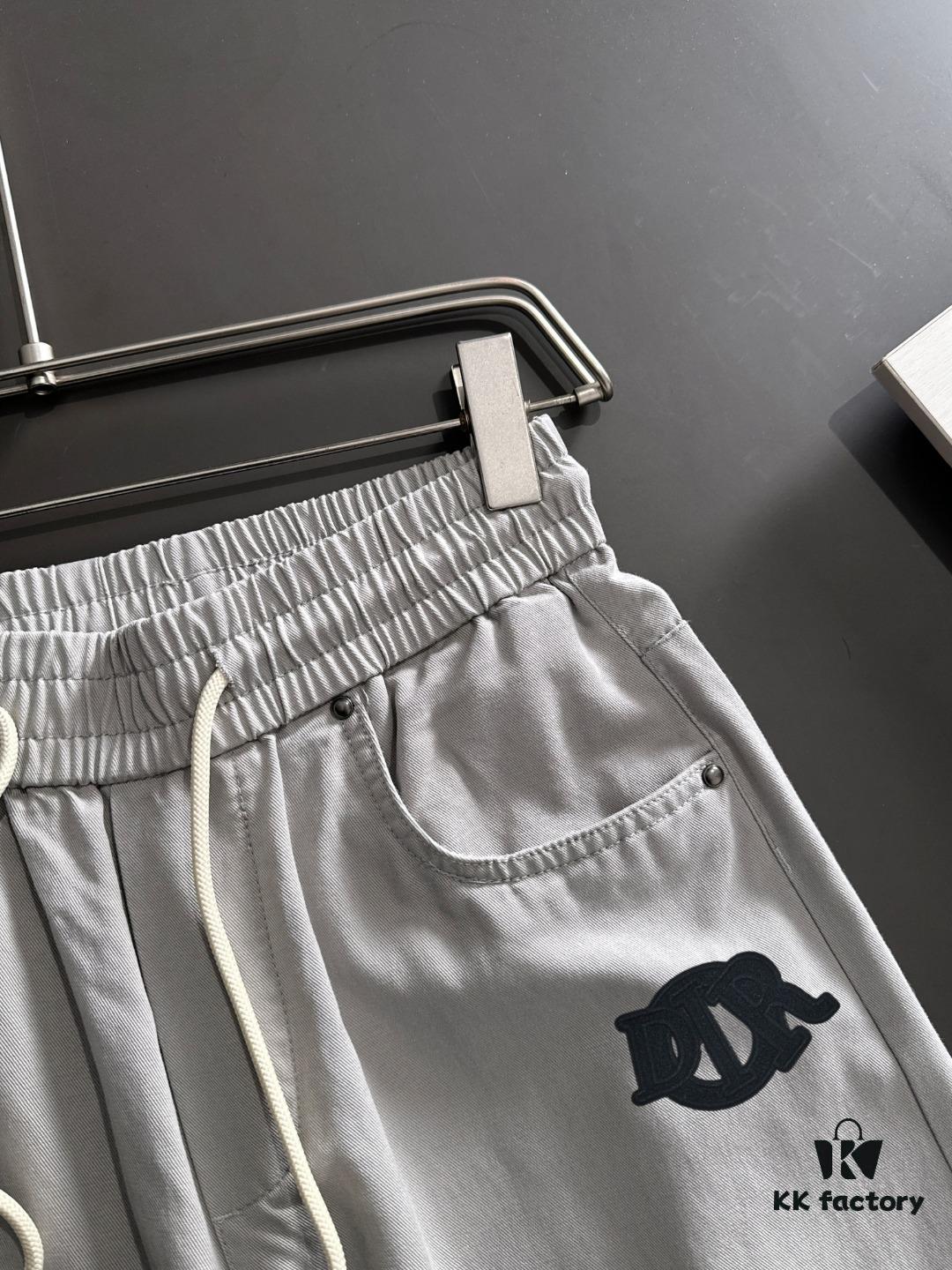 6931a03cccd8ab3d7af93f8b Dior 2025 Spring/Summer New Arrival Elastic Waist Casual Pants, Lightweight Custom Counter Fabric, Highly Breathable and Comfortable, Exquisitely Designed with Brand Elements Reflecting High Quality, Soft and Smooth to the Touch, Featuring a Relaxed Cut with Excellent Fit