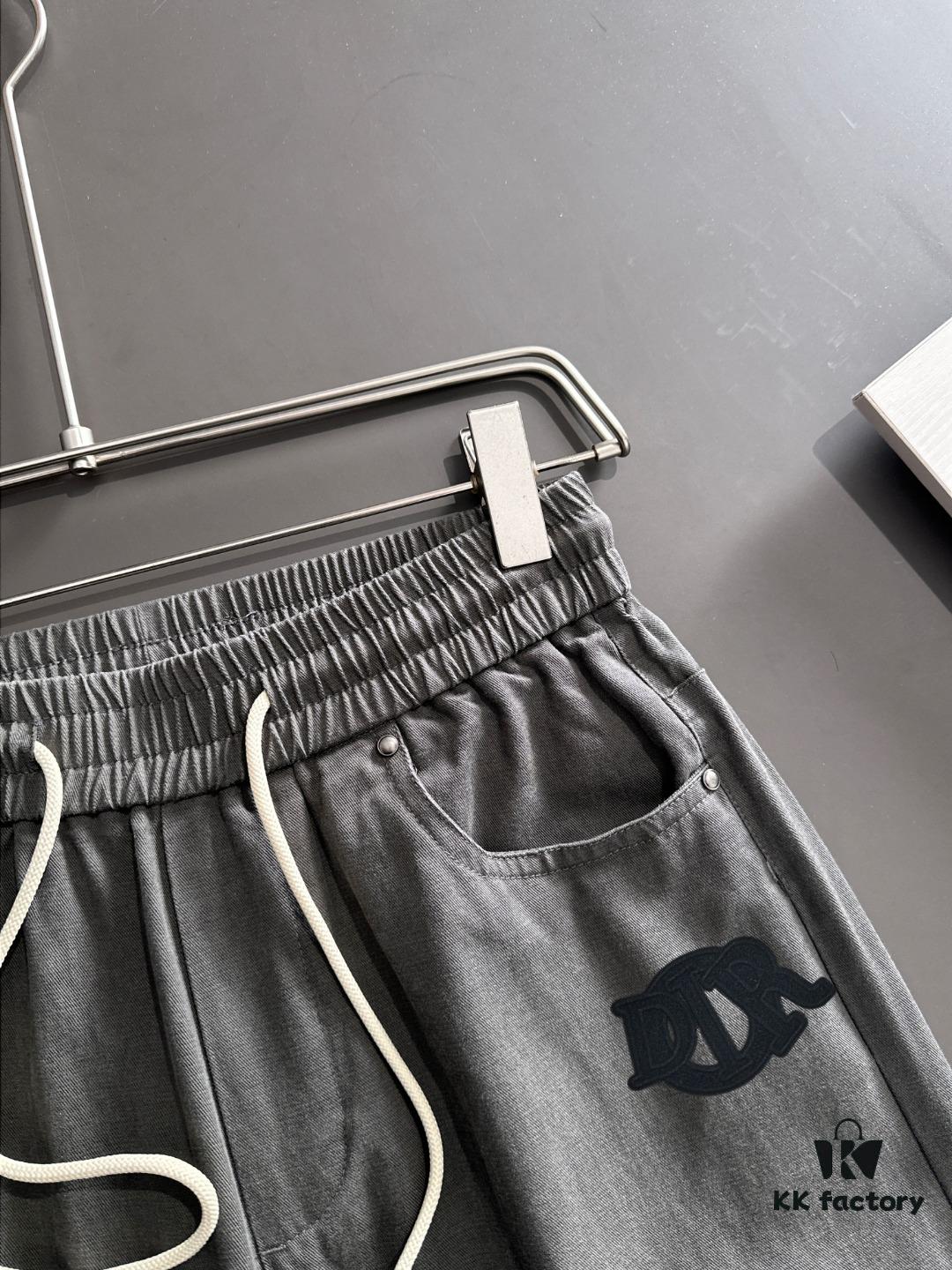 Dior 2025 Spring-Summer New Elastic Waist Casual Pants, Lightweight Custom Counter Fabric, Highly Breathable and Comfortable, Exquisite Details, Brand Design Concept, High Quality, Soft and Smooth Touch