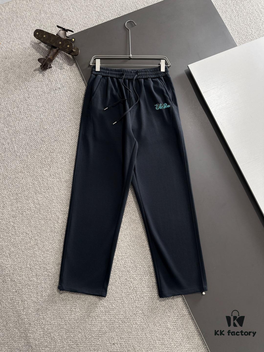 6931a03cccd8ab3d7af93f9b Dior 2025 Spring/Summer New Arrival Elastic Waist Casual Pants, Lightweight Custom Counter Fabric, Highly Breathable and Comfortable, Exquisitely Designed with Brand Elements Reflecting High Quality and Refined Craftsmanship, Soft and Smooth to the Touch, Featuring a Leisure Cut with an Excellent Fit