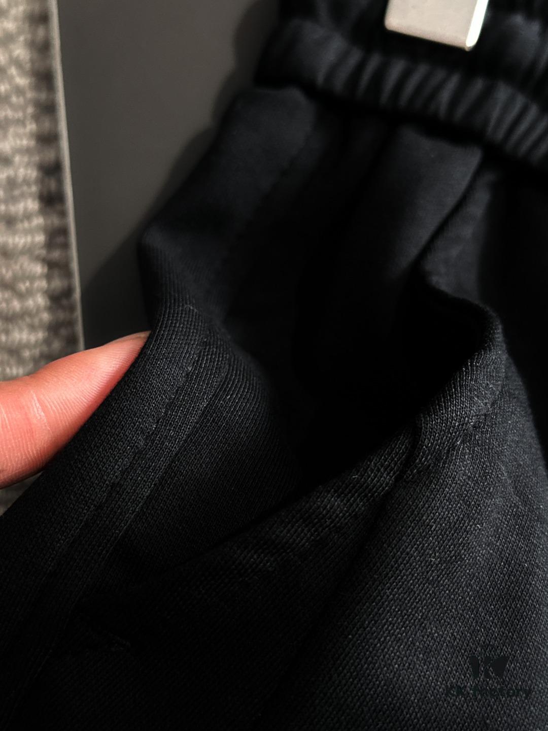 6931a03dccd8ab3d7af93faf Dior 2025 Spring/Summer New Arrival Elastic Waist Casual Pants, Lightweight Premium Counter Custom Fabric, Highly Breathable and Comfortable, Exquisitely Designed with Brand Identity, Superior Quality, Soft and Smooth Touch, Stylish Relaxed Cut with Excellent Fit