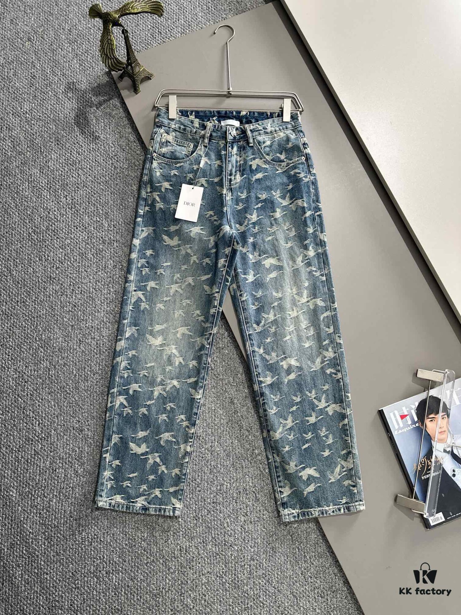 6931a03fccd8ab3d7af93fc9 Dior 2025 All-Season Relaxed Straight-Leg Jeans, The Epitome of Trend – Fashion Influencers' Favorite