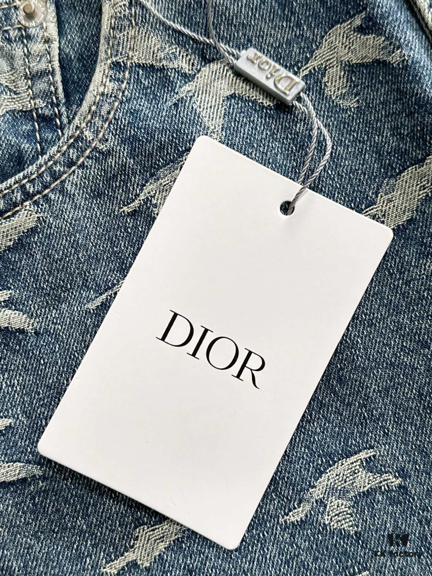 6931a03fccd8ab3d7af93fcc Dior 2025 All-Season Relaxed Straight-Leg Jeans, The Epitome of Trend – Fashion Influencers' Favorite