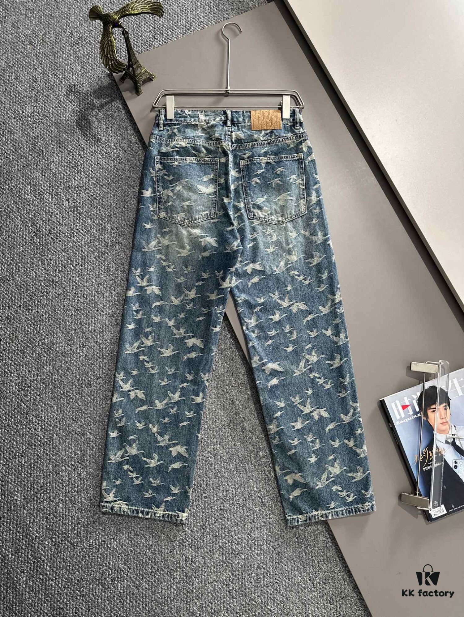 6931a03fccd8ab3d7af93fd0 Dior 2025 All-Season Relaxed Straight-Leg Jeans, The Epitome of Trend – Fashion Influencers' Favorite