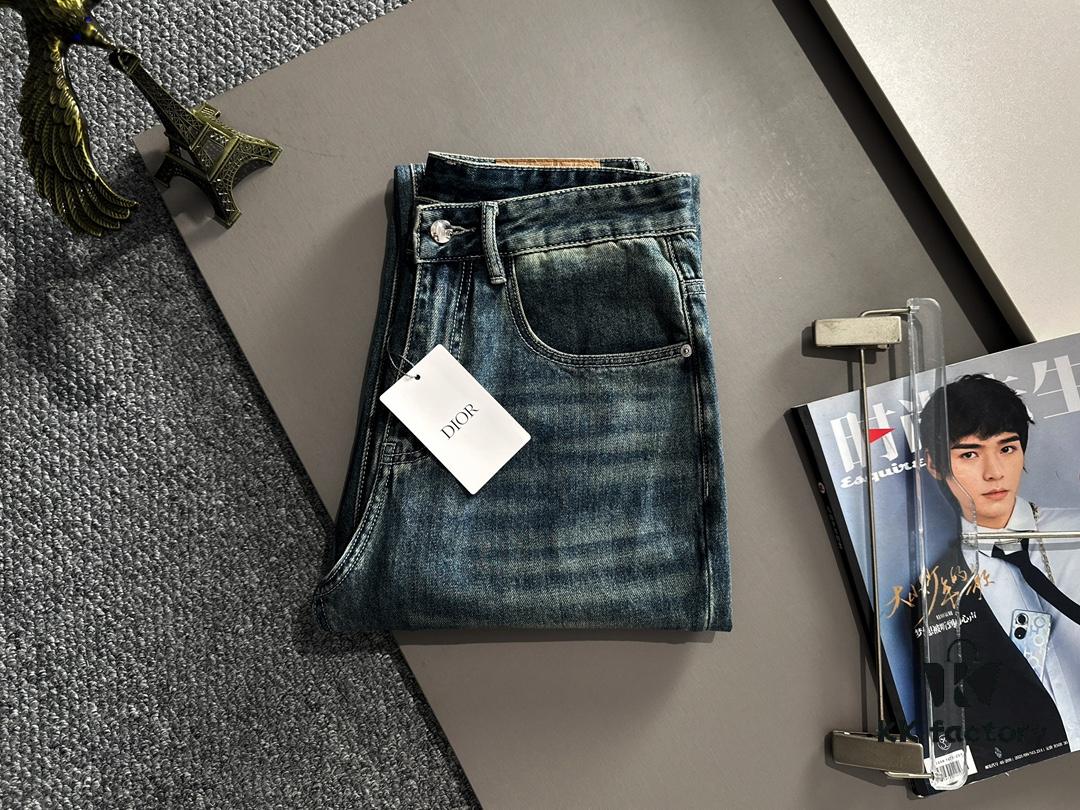 6931a03fccd8ab3d7af93fd3 Dior 2025 All-Season Relaxed Straight-Leg Jeans, The Epitome of Trend! Fashion Influencers' Favorite