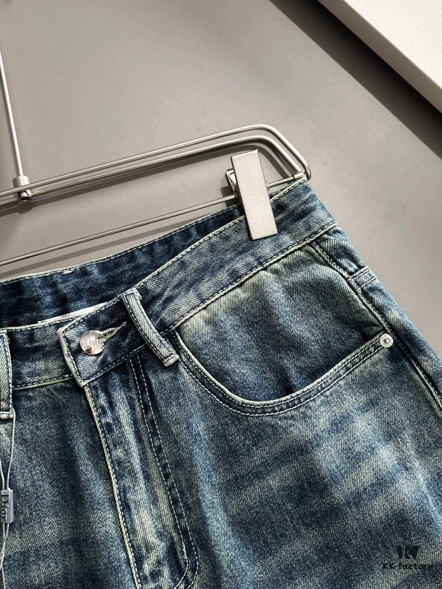 6931a03fccd8ab3d7af93fd5 Dior 2025 All-Season Relaxed Straight-Leg Jeans, The Epitome of Trend! Fashion Influencers' Favorite