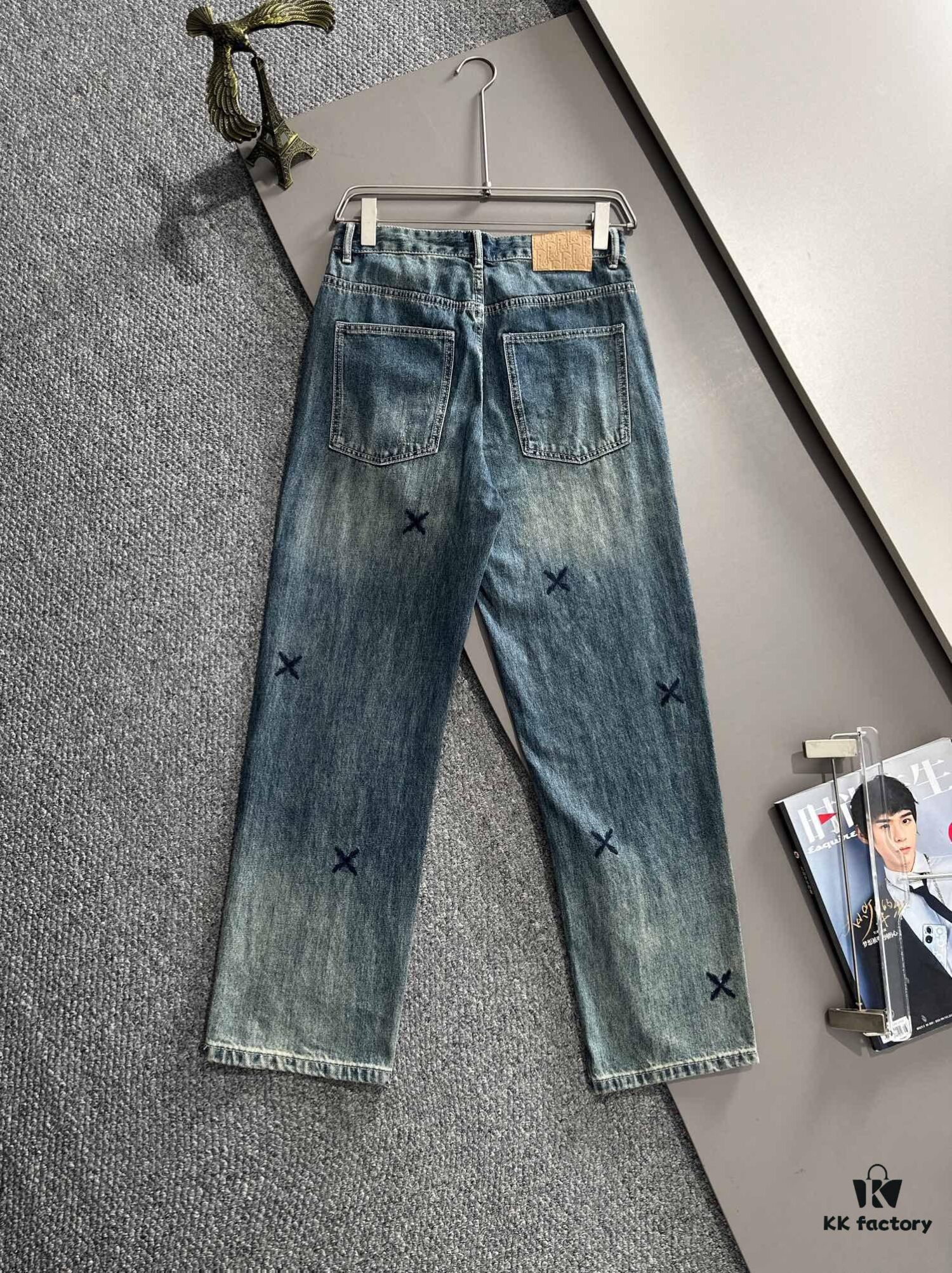 6931a040ccd8ab3d7af93fd9 Dior 2025 All-Season Relaxed Straight-Leg Jeans, The Epitome of Trend! Fashion Influencers' Favorite
