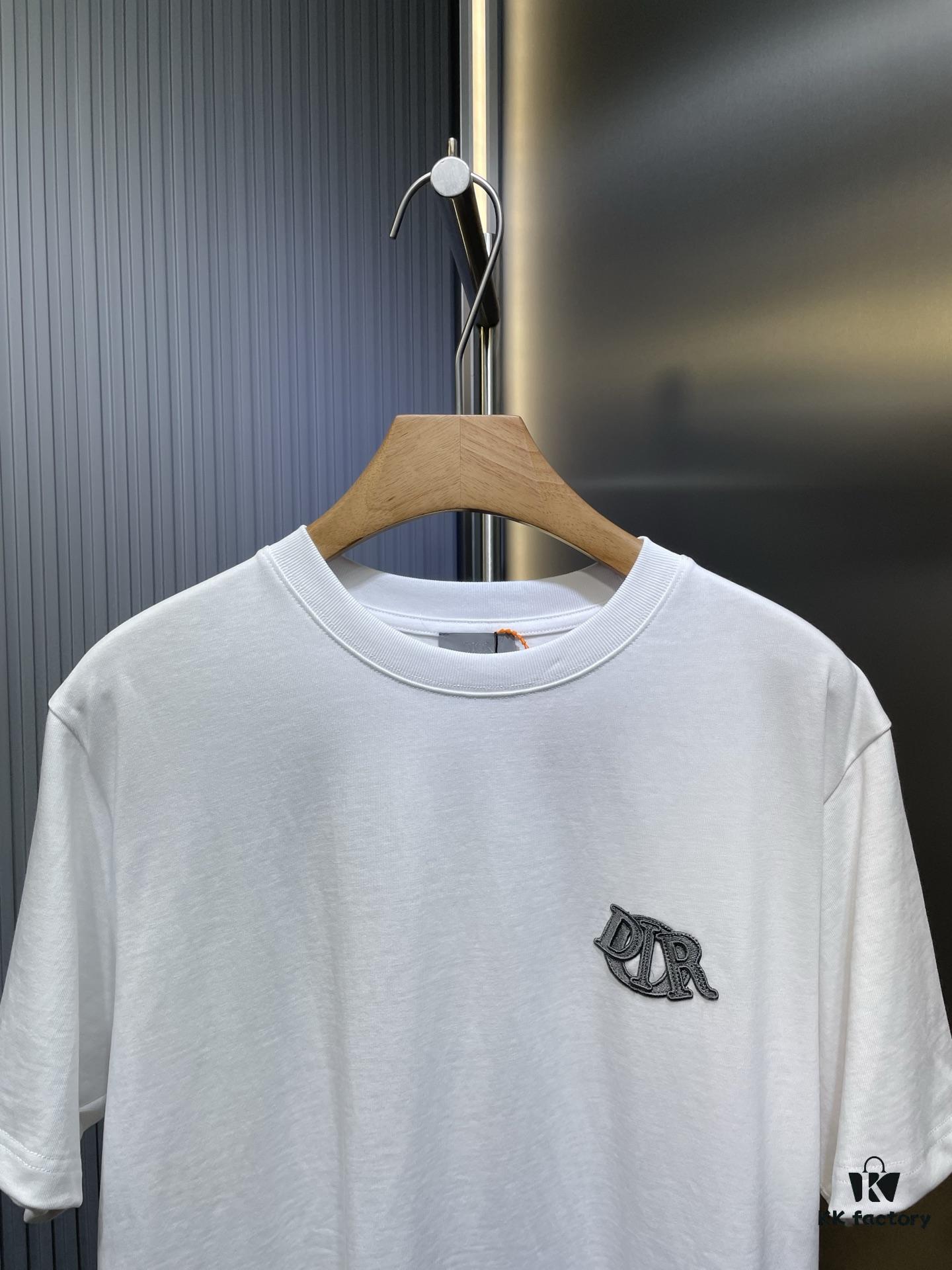 6931a050ccd8ab3d7af94132 Dior Charm Logo Patch Short-Sleeve T-Shirt