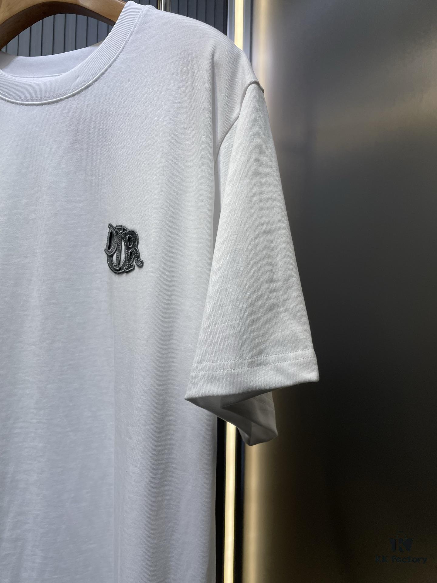 6931a050ccd8ab3d7af94133 Dior Charm Logo Patch Short-Sleeve T-Shirt