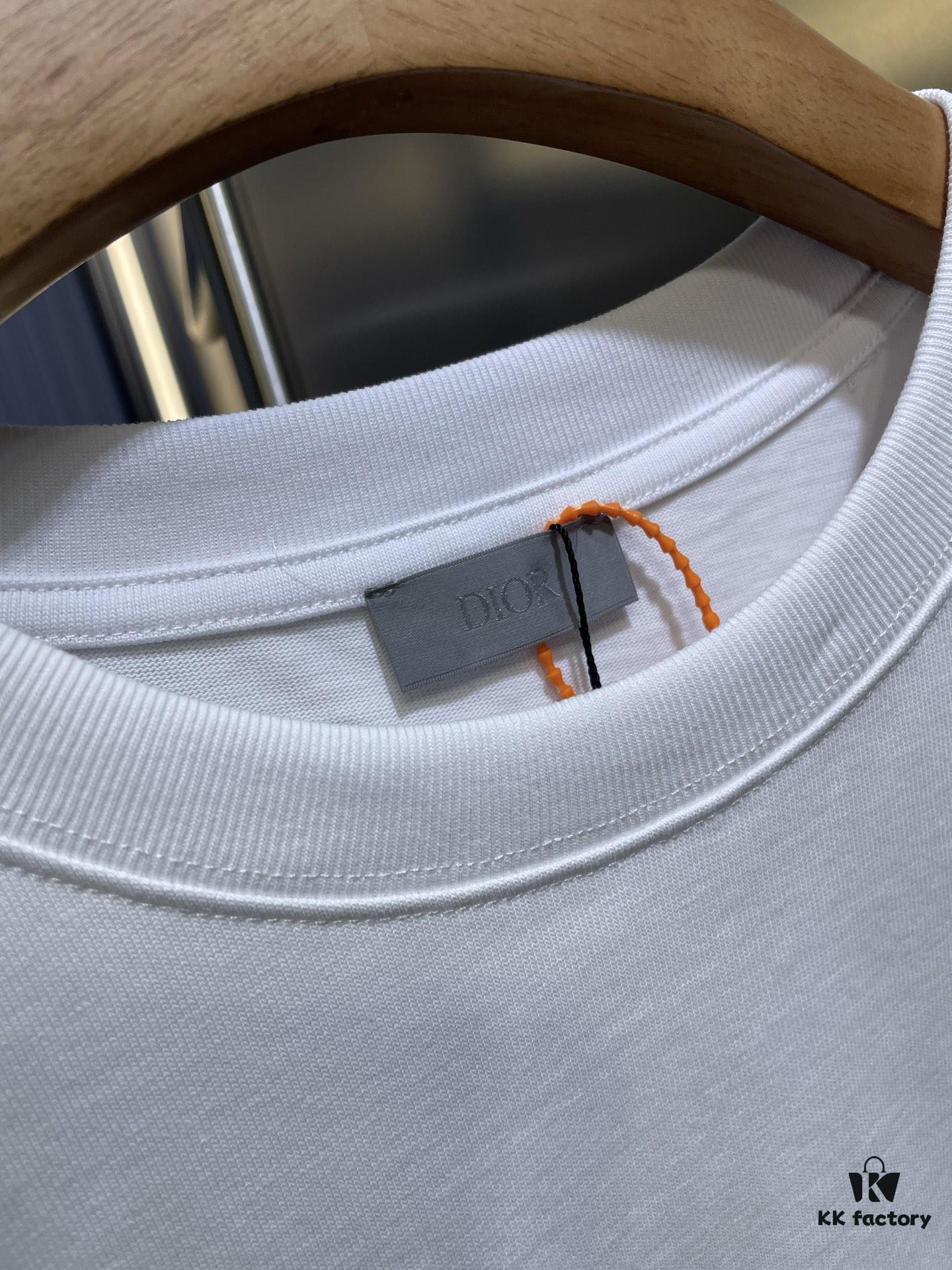 6931a050ccd8ab3d7af94138 Dior Charm Logo Patch Short-Sleeve T-Shirt