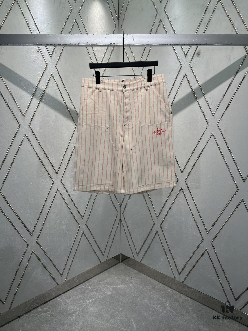 6931a052ccd8ab3d7af9415f Dior 25SS New Arrival Shorts Combining Modern Style with Classic Elegance