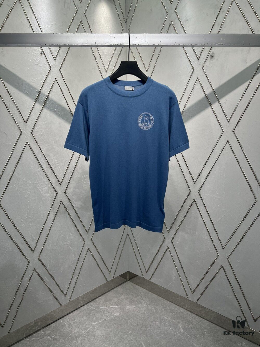 6931a055ccd8ab3d7af941a1 Dior 25SS New Knit T-Shirt from the DIOR AND HYLTON NEL Collaboration Collection