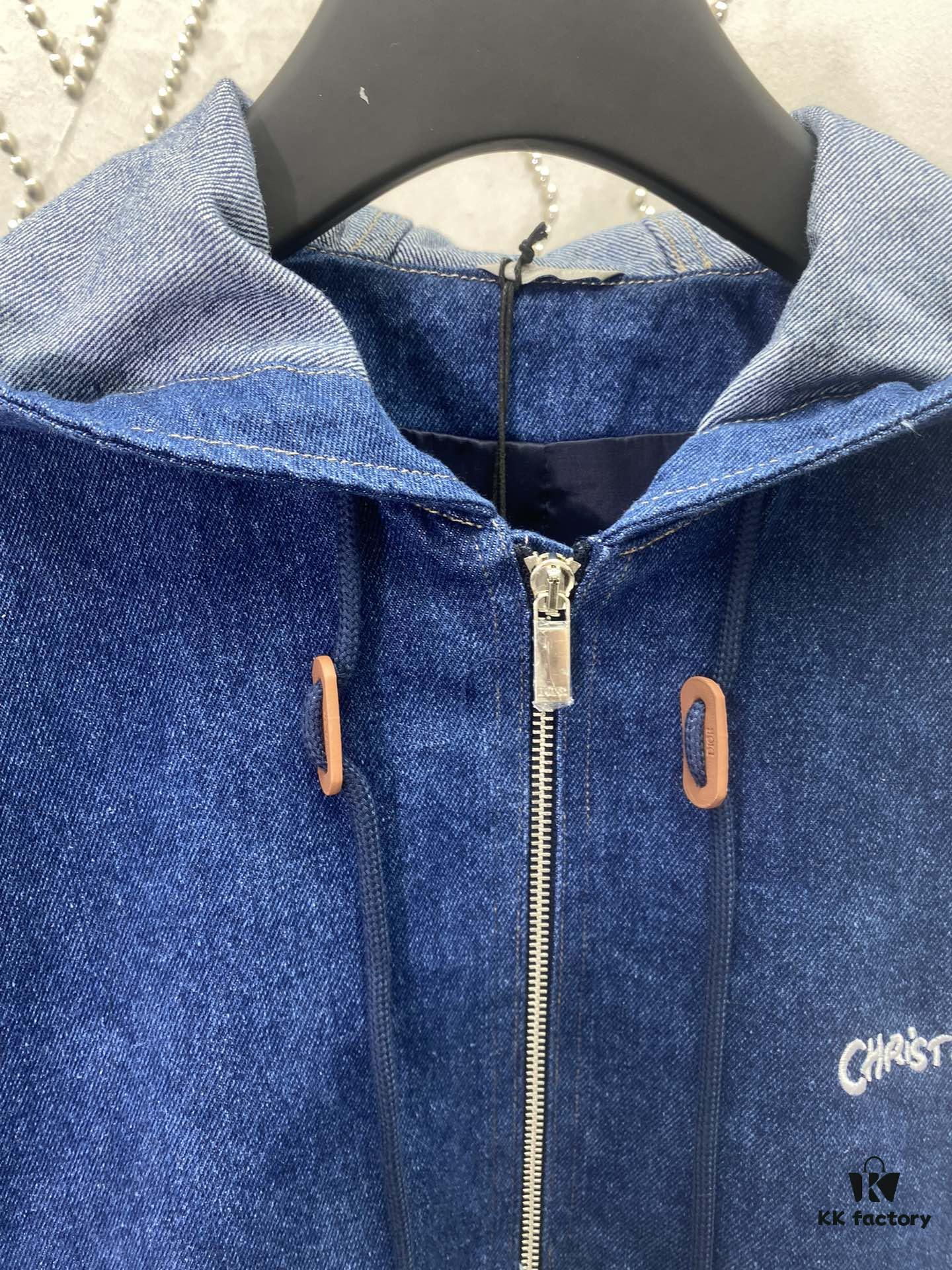 6931a057ccd8ab3d7af941cb Dior 24SS New Arrival Hooded Jacket with Christian Dior Tag Embroidery, Fashionably Reinterpreting the Iconic Dior Logo
