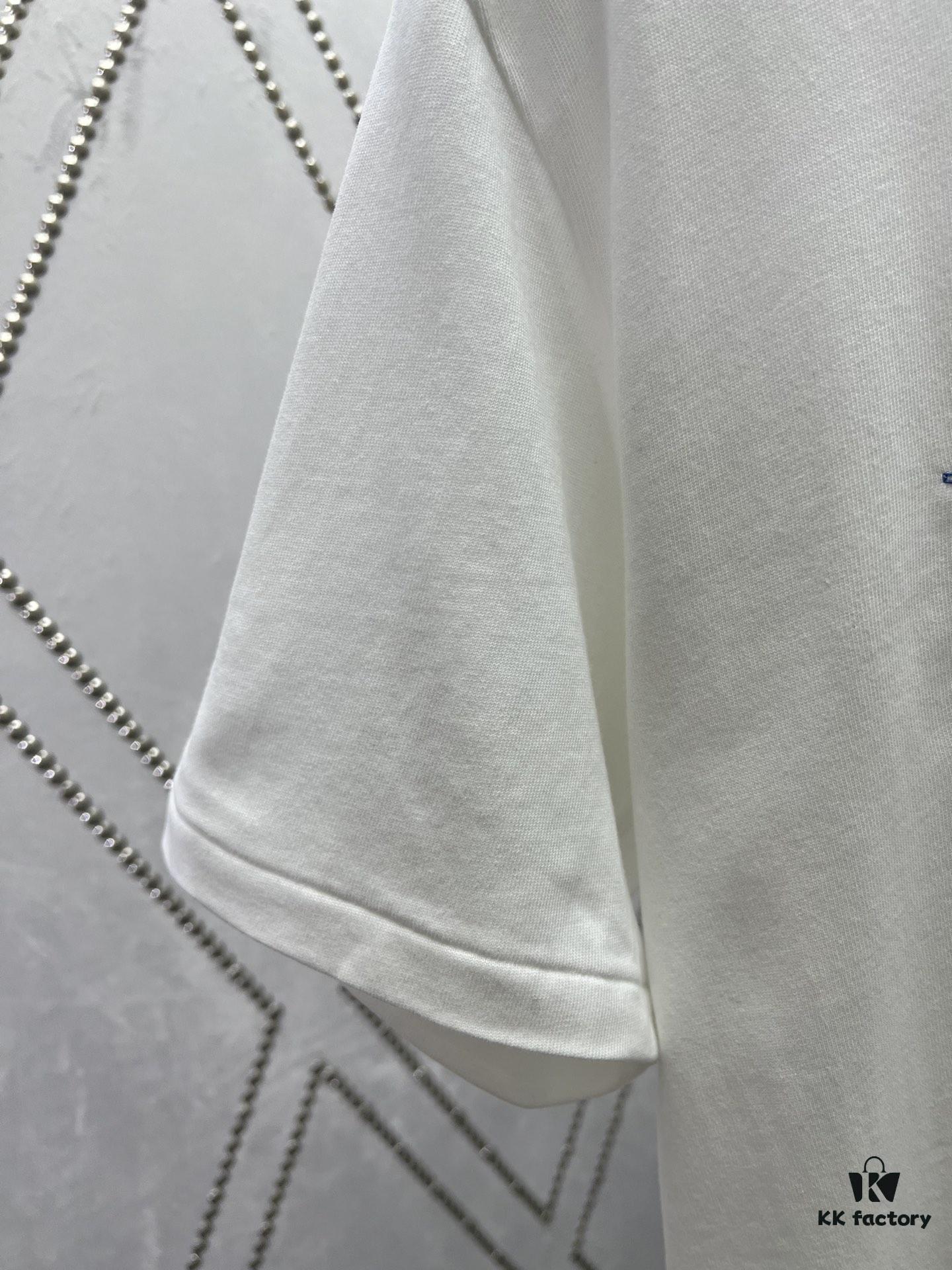 6931a05cccd8ab3d7af94224 Dior 25ss New Arrival T-Shirt Featuring Signature Motif from the Dior and Hylton Nel Collaboration Collection This Season. Crafted from Premium White Cotton Jersey, This Classic Silhouette Boasts a Ribbed Round Neckline and Embroidered Detailing on the Chest for Elevated Style. Designed with a Relaxed Fit, Perfectly Paired with Sweatpants or Jeans.