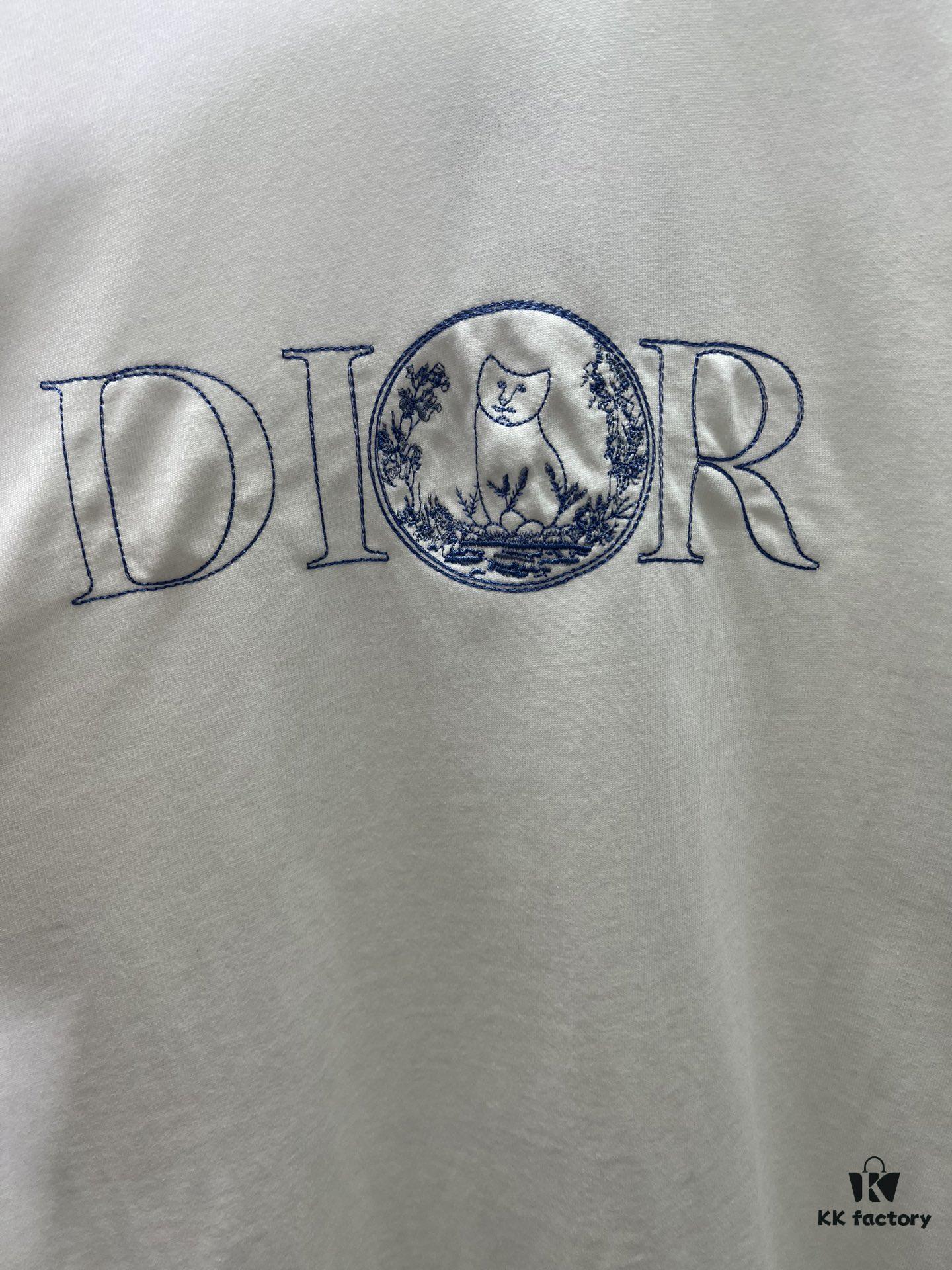 6931a05cccd8ab3d7af94225 Dior 25ss New Arrival T-Shirt Featuring Signature Motif from the Dior and Hylton Nel Collaboration Collection This Season. Crafted from Premium White Cotton Jersey, This Classic Silhouette Boasts a Ribbed Round Neckline and Embroidered Detailing on the Chest for Elevated Style. Designed with a Relaxed Fit, Perfectly Paired with Sweatpants or Jeans.