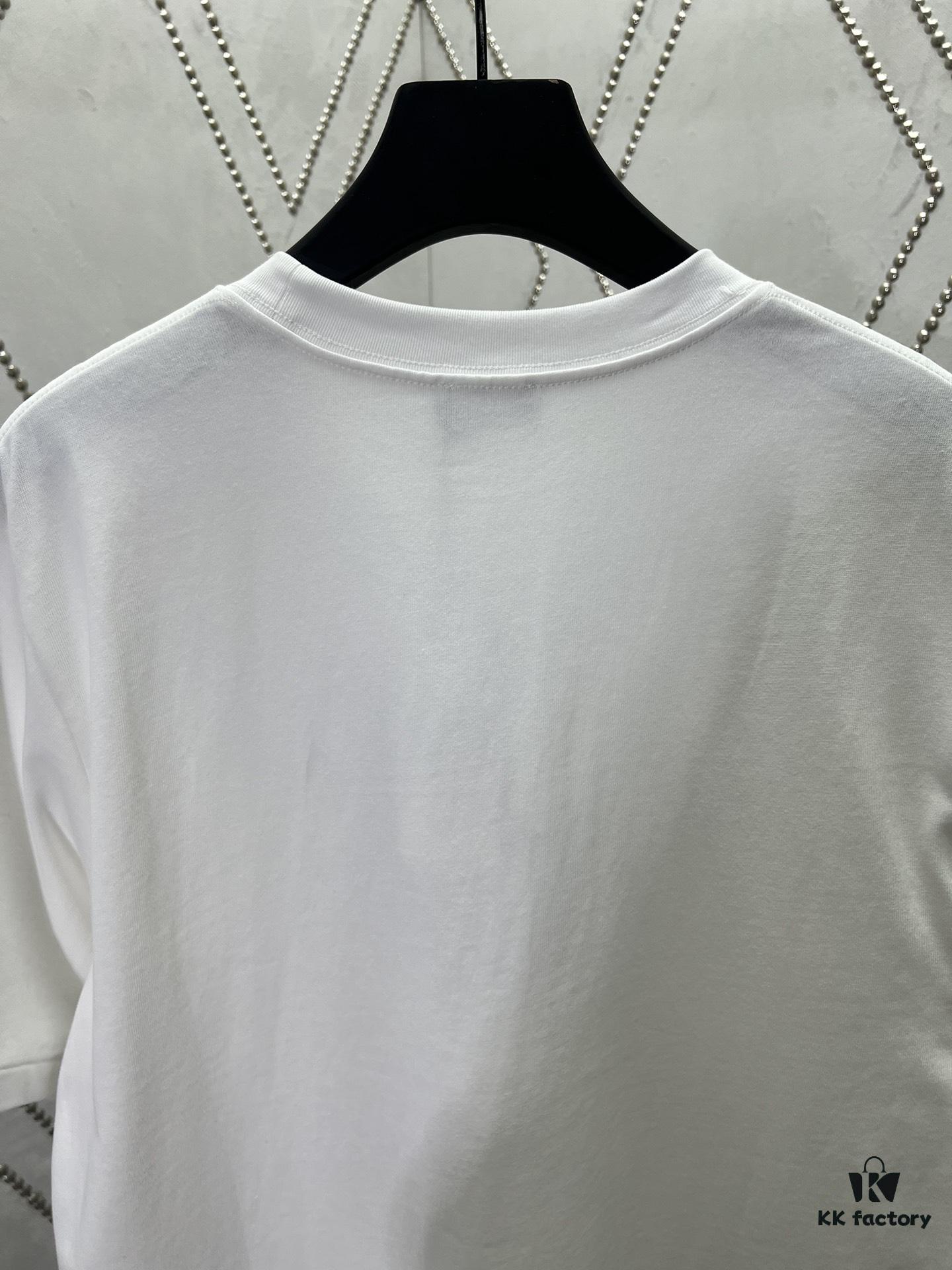 6931a05cccd8ab3d7af94228 Dior 25ss New Arrival T-Shirt Featuring Signature Motif from the Dior and Hylton Nel Collaboration Collection This Season. Crafted from Premium White Cotton Jersey, This Classic Silhouette Boasts a Ribbed Round Neckline and Embroidered Detailing on the Chest for Elevated Style. Designed with a Relaxed Fit, Perfectly Paired with Sweatpants or Jeans.