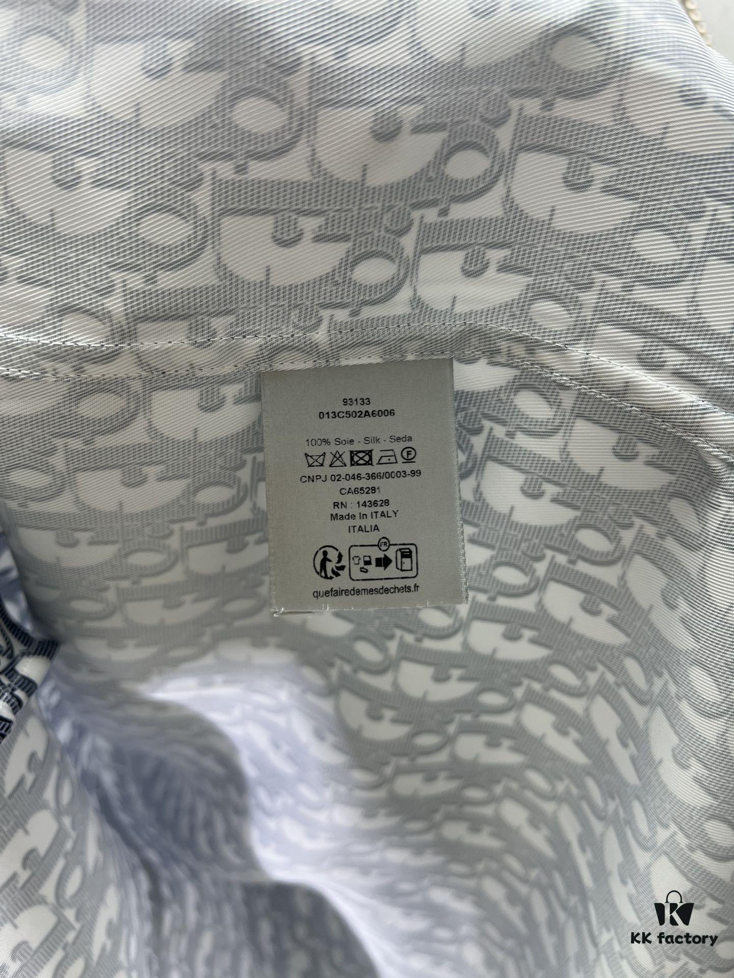 6931a05cccd8ab3d7af94232 Dior 25SS New Arrival Outerwear Shirt Featuring the Iconic Oblique Print