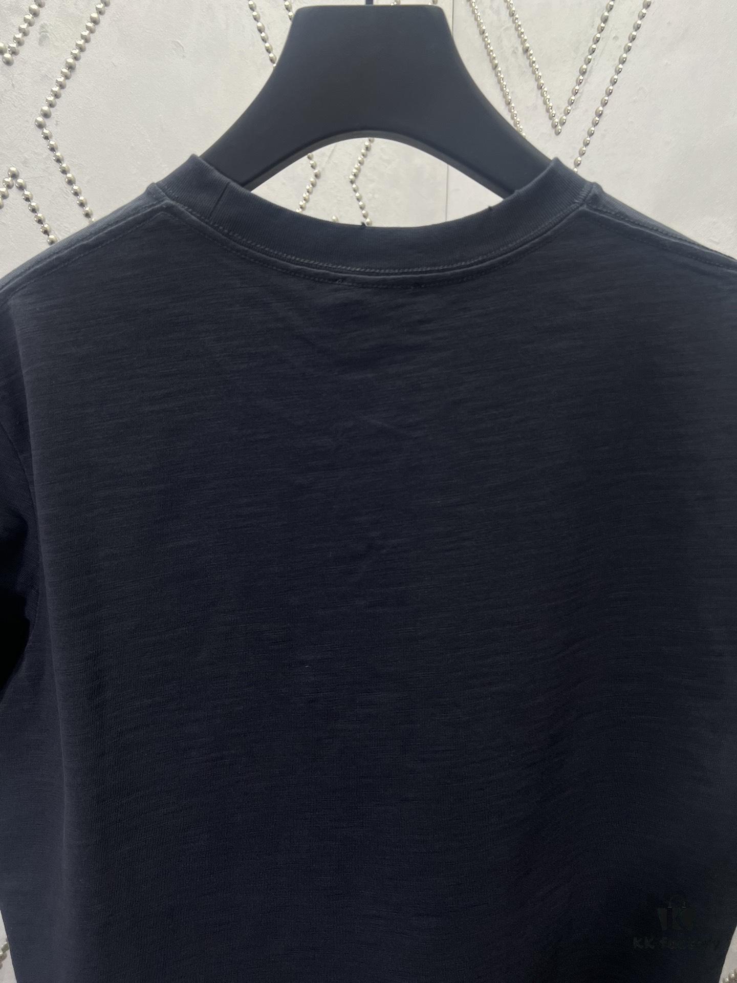 6931a05fccd8ab3d7af9426c Dior 25SS New Arrival T-Shirt from the Dior and Hylton Nel Collaboration Collection Features 'Dior For My Real Friends' Logo