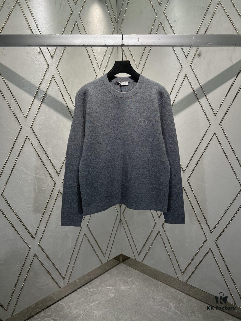 6931a060ccd8ab3d7af94282 Dior 25SS New Arrival CD Icon Knitwear Redefines Classic Piece