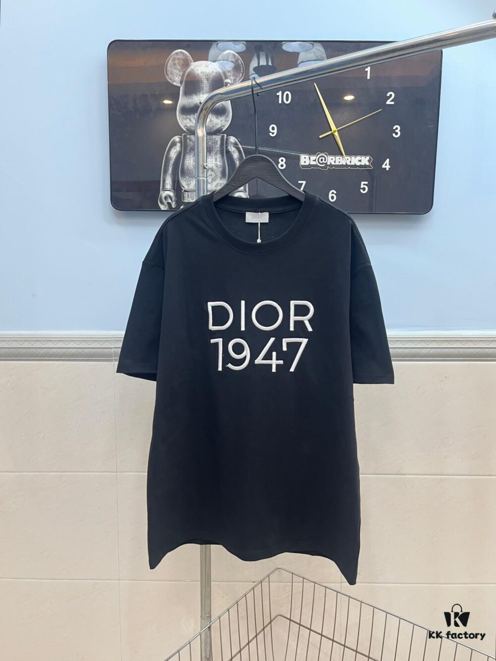 6931a065ccd8ab3d7af942e2 DIOR Dior Embroidered Round Neck Short Sleeve T-Shirt, 280g Double-Layer Pure Cotton Fabric, Exquisite Thousands-of-Needle Embroidery on Chest, Soft and Comfortable Fit, Premium Three-Label Version, Unisex Design