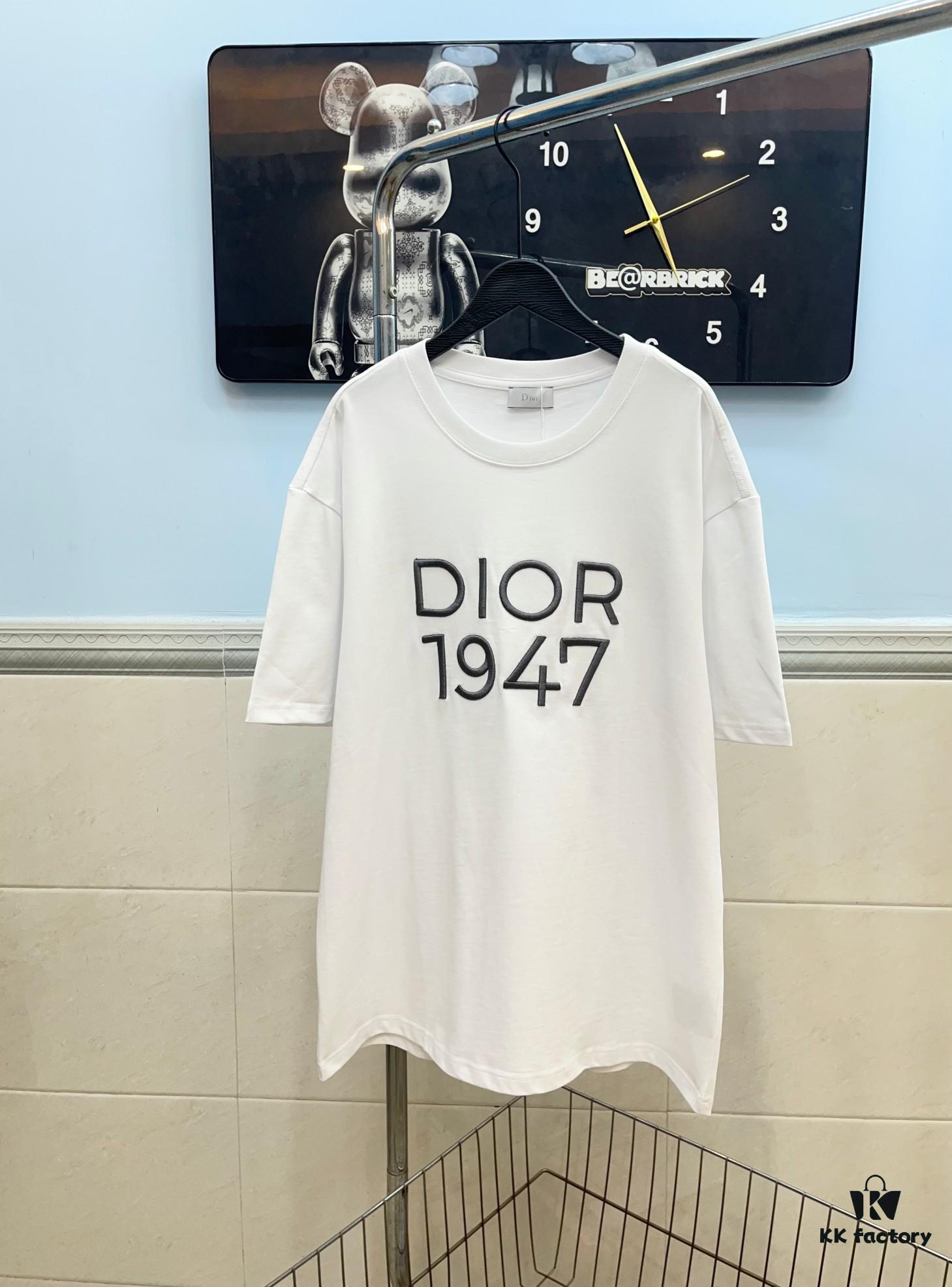 6931a065ccd8ab3d7af942e3 DIOR Dior Embroidered Round Neck Short Sleeve T-Shirt, 280g Double-Layer Pure Cotton Fabric, Exquisite Thousands-of-Needle Embroidery on Chest, Soft and Comfortable Fit, Premium Three-Label Version, Unisex Design