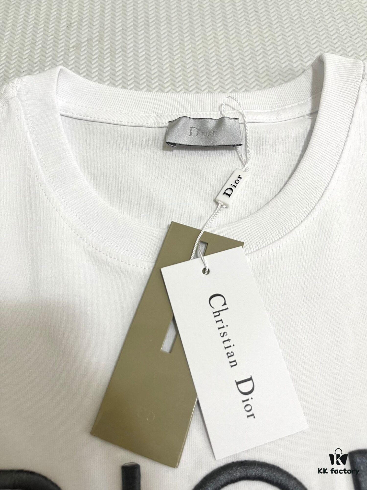 6931a065ccd8ab3d7af942e7 DIOR Dior Embroidered Round Neck Short Sleeve T-Shirt, 280g Double-Layer Pure Cotton Fabric, Exquisite Thousands-of-Needle Embroidery on Chest, Soft and Comfortable Fit, Premium Three-Label Version, Unisex Design
