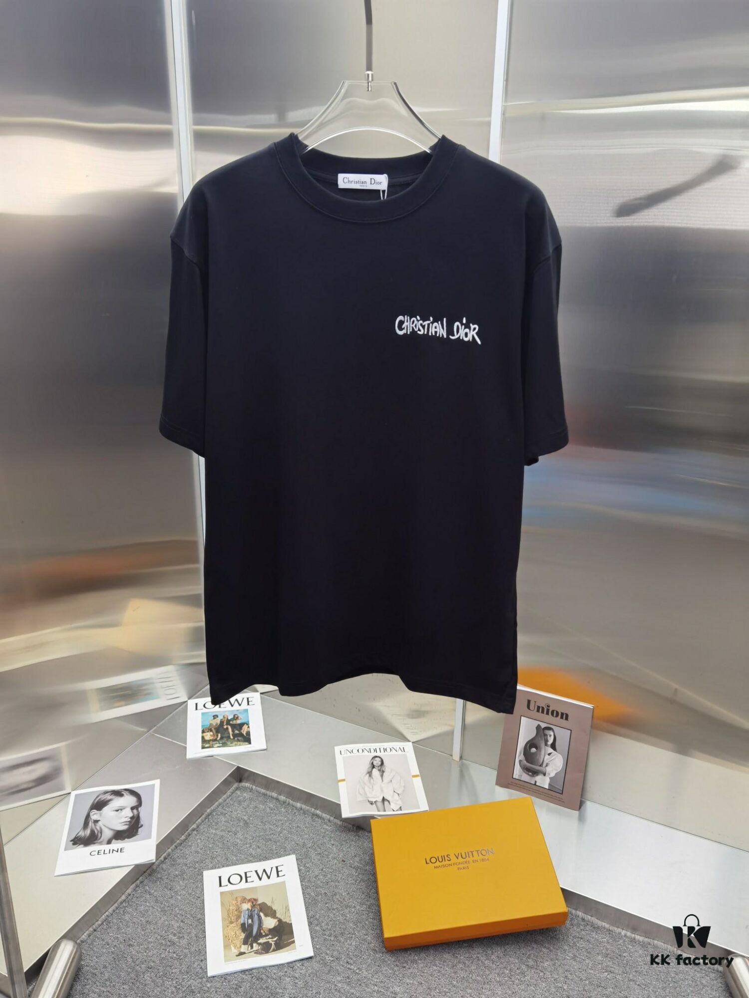 6931a075ccd8ab3d7af94424 Dior D'OR (Embroidered Top-Tier Version, Different from Standard Stock) Short Sleeve T-Shirt