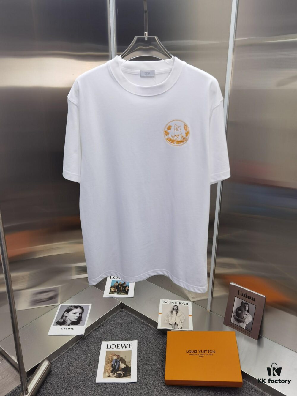 6931a076ccd8ab3d7af94433 Dior D'Or (Top-tier Embroidered Version, Different from Standard Stock) Short Sleeve T-Shirt
