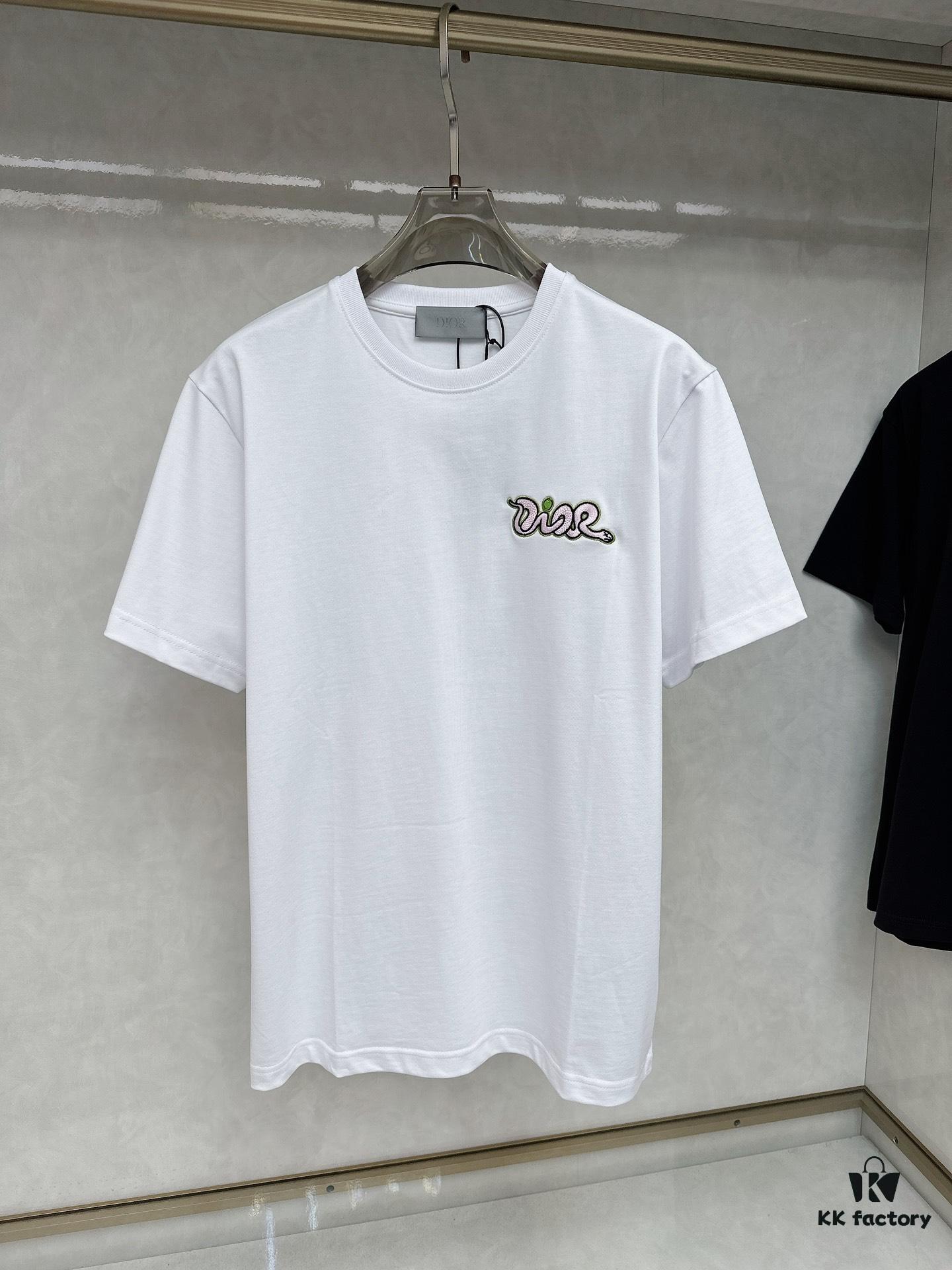 6931a07eccd8ab3d7af944cd DIOR Snake Embroidery Design Cotton Woven Shirt