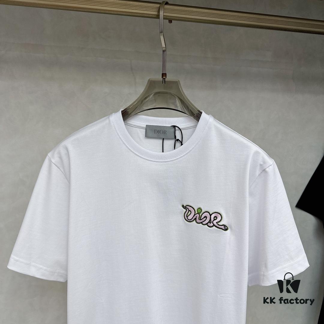 6931a07eccd8ab3d7af944ce DIOR Snake Embroidery Design Cotton Woven Shirt
