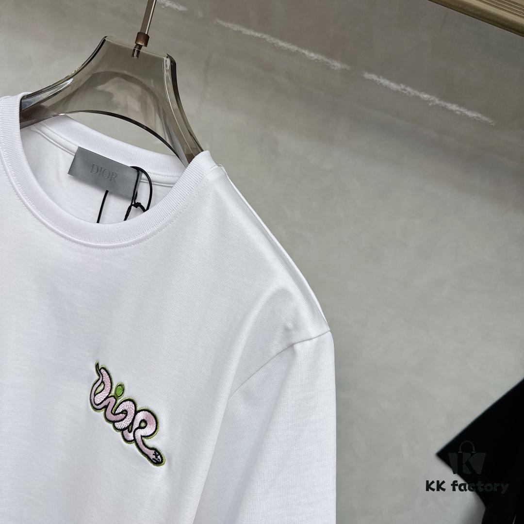 6931a07eccd8ab3d7af944cf DIOR Snake Embroidery Design Cotton Woven Shirt