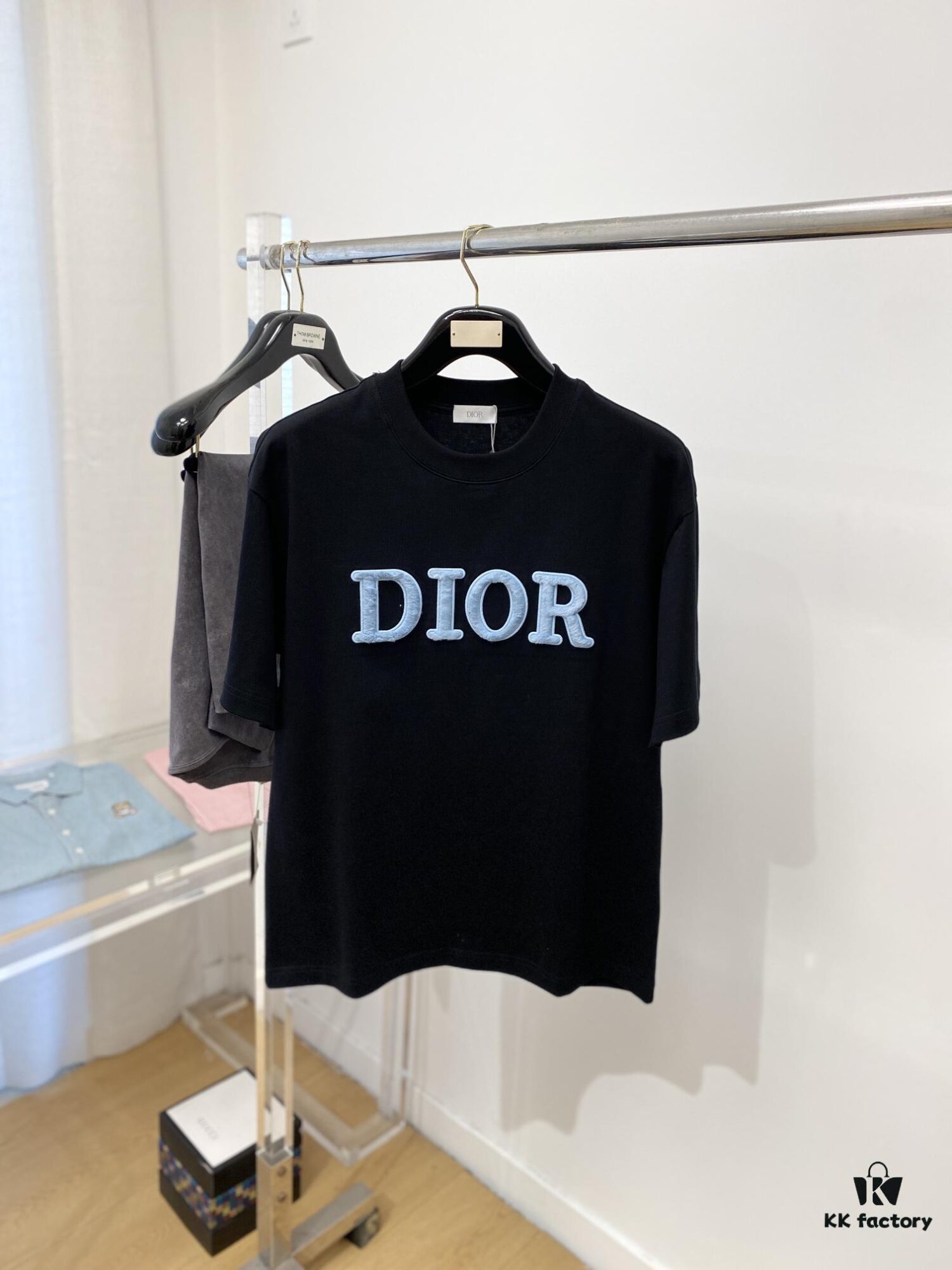 6931a07fccd8ab3d7af944de Dior 2025 Latest Short Sleeve T-Shirt, Stylish and Fashionable with Exquisite Embroidered Logo on Chest, Simple and Versatile Design